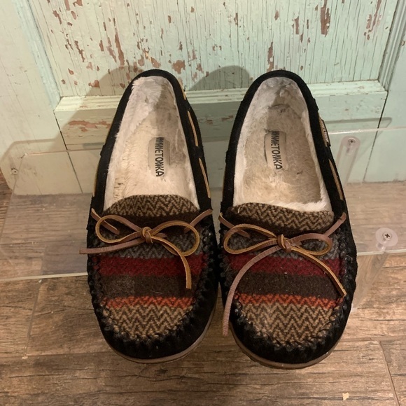 WOMEN'S Minnetonka Tilia MOCCASIN SLIPPERS size 10 Preloved good condition #fall - Picture 1 of 6